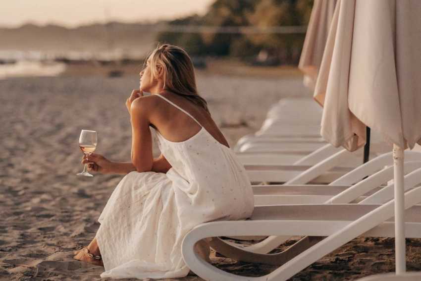 soiree les pieds dans le sable evjf trouville soiree les pieds dans le sable evjf trouville